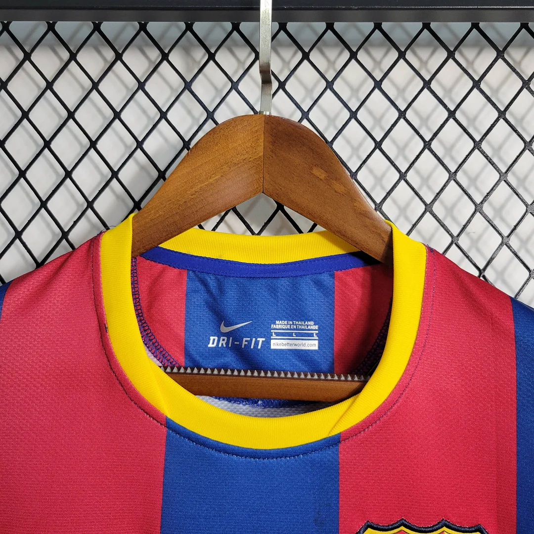 Barcelona 2010-11 Home (4)