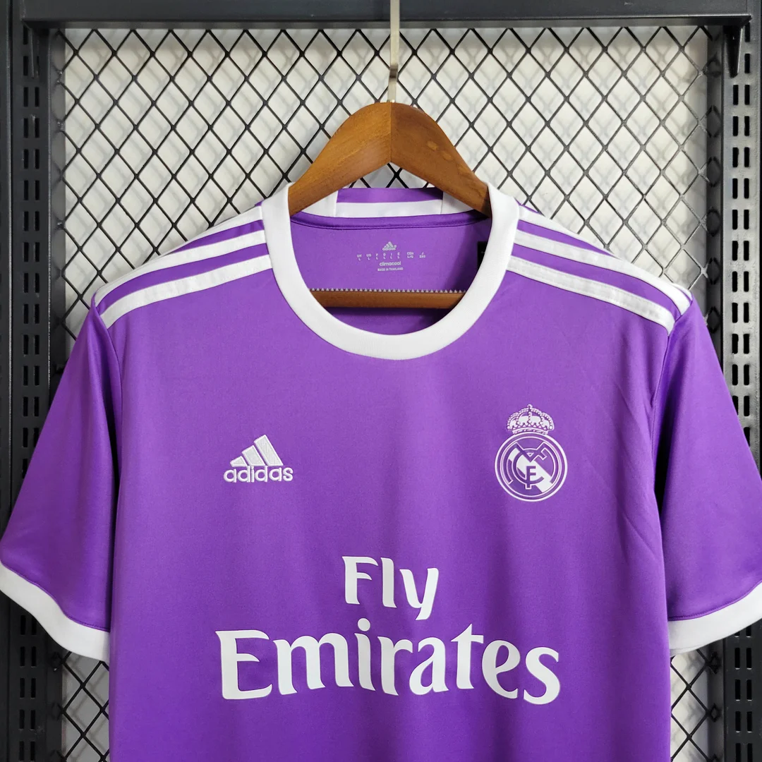 Real Madrid 2016-17 Third Kit (3)
